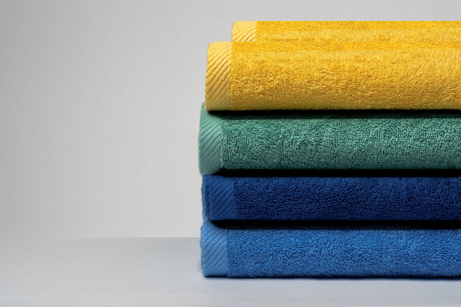 008 Pool Towel_BasicsCollection-RT.jpg