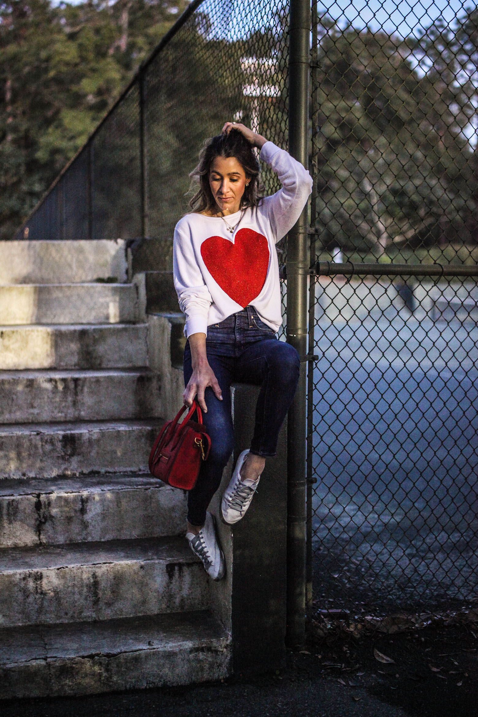  HEART SWEATSHIRT - WILDFOX - ON SALE HERE - | JEANS - HERE | SNEAKERS - DUPE VERSION HERE | HANDBAG - CELINE - HERE - DUPE VERSION - HERE 
