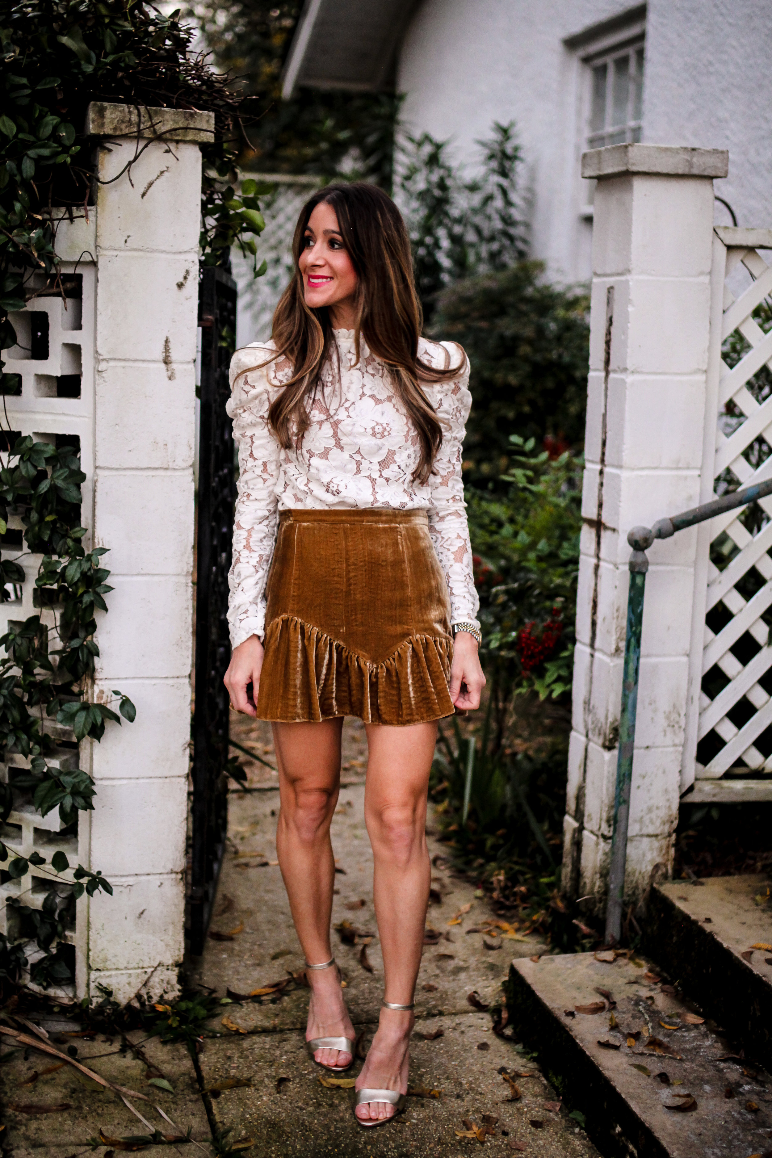  LACE TOP - WAYF - HERE | VELVET SKIRT - LOVE SHACK FANCY - HERE | SHOES - SAM EDELMAN - HERE | EARRINGS - LELE SADOUGHI - HERE | FAUX FUR CROPPED JACKET - OLD - SIMILAR HERE | 