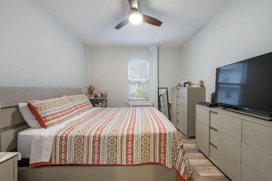 21-web-or-mls-21_Bedroom 2.jpg