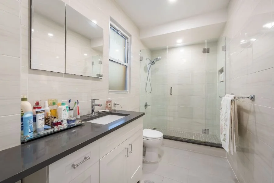 16-web-or-mls-16_Bathroom.jpg