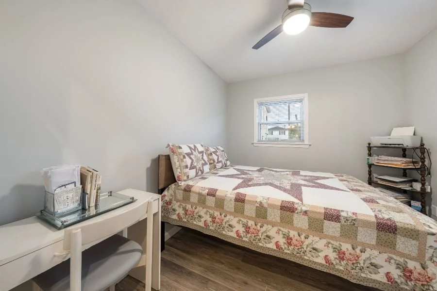 19-web-or-mls-19_Bedroom 1.jpg