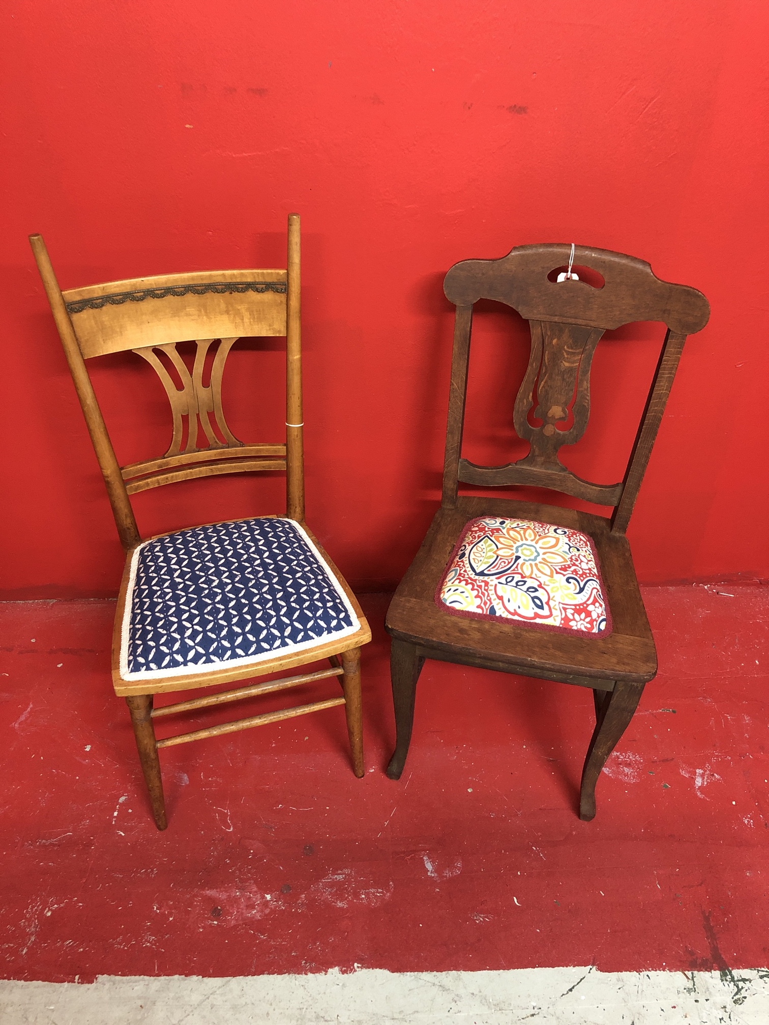 the red wall chairs1.JPG