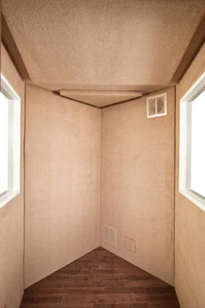 10-carat-diamond-series-maple-floor-interior.jpg