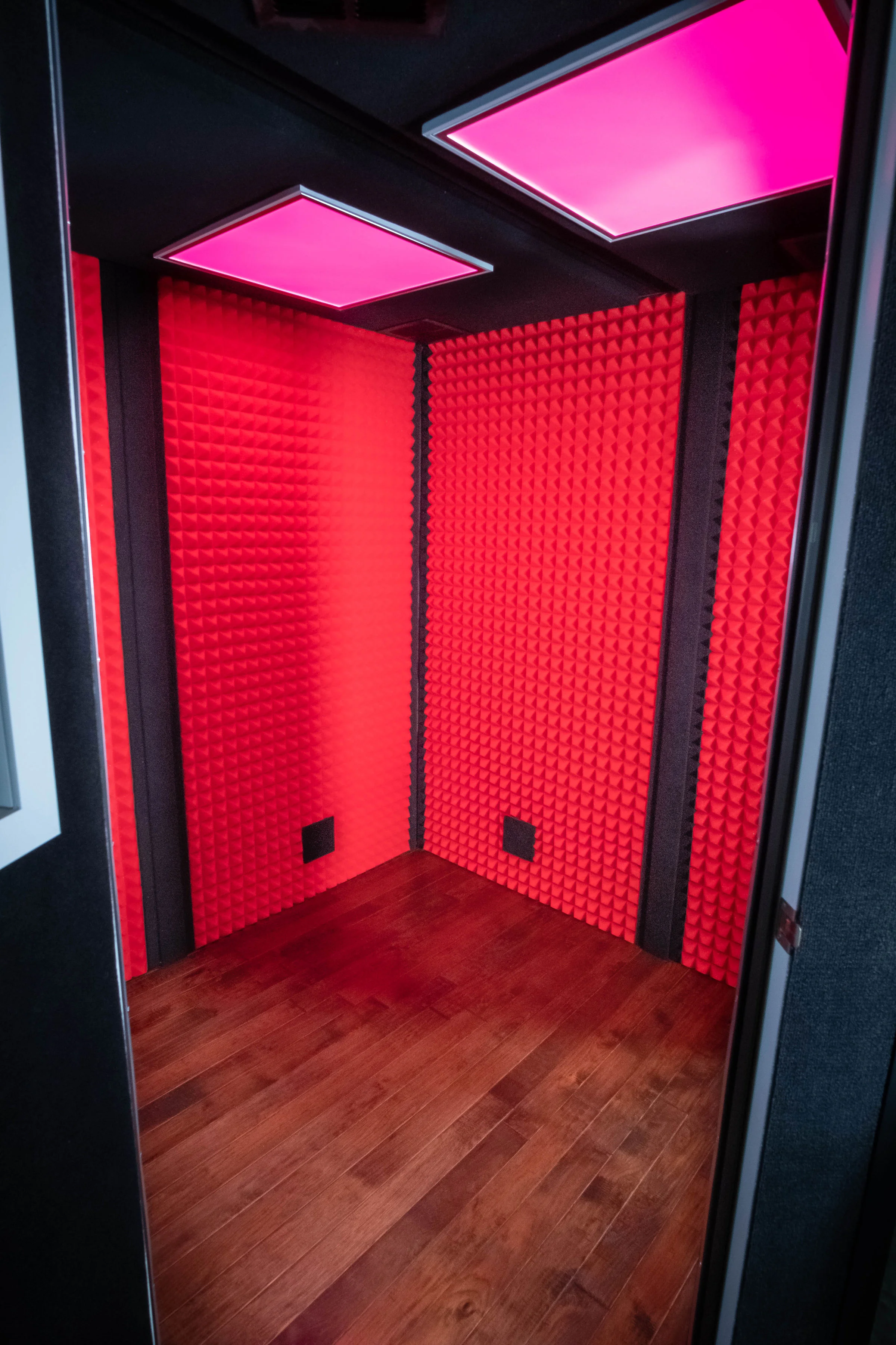 2019.04.28vocalbooth14.jpg
