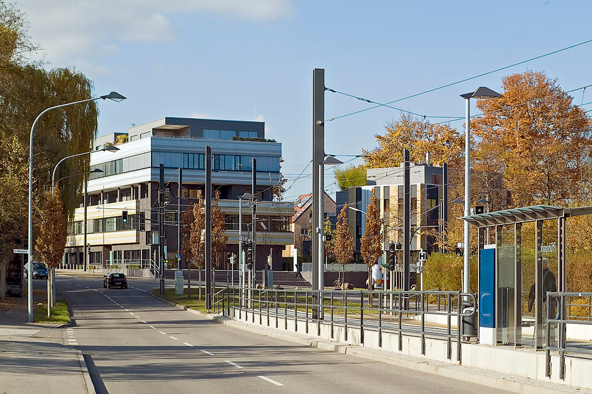 032-01.jpg
