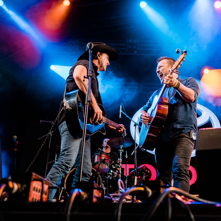 Travis Collins and Lee Kernaghan