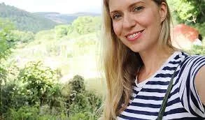 53: Tanya Anderson, Helleborus foetidus, boxwood pruning