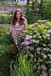 56: Stephanie Rose of Garden Therapy, Winter Aconite, How to prune a climbing rose