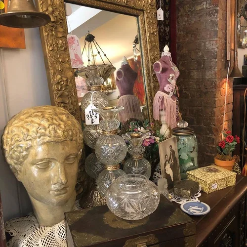 Old Beginnings Antiques & Consignment, consignment shop in Staten Island, photo 4 of 6