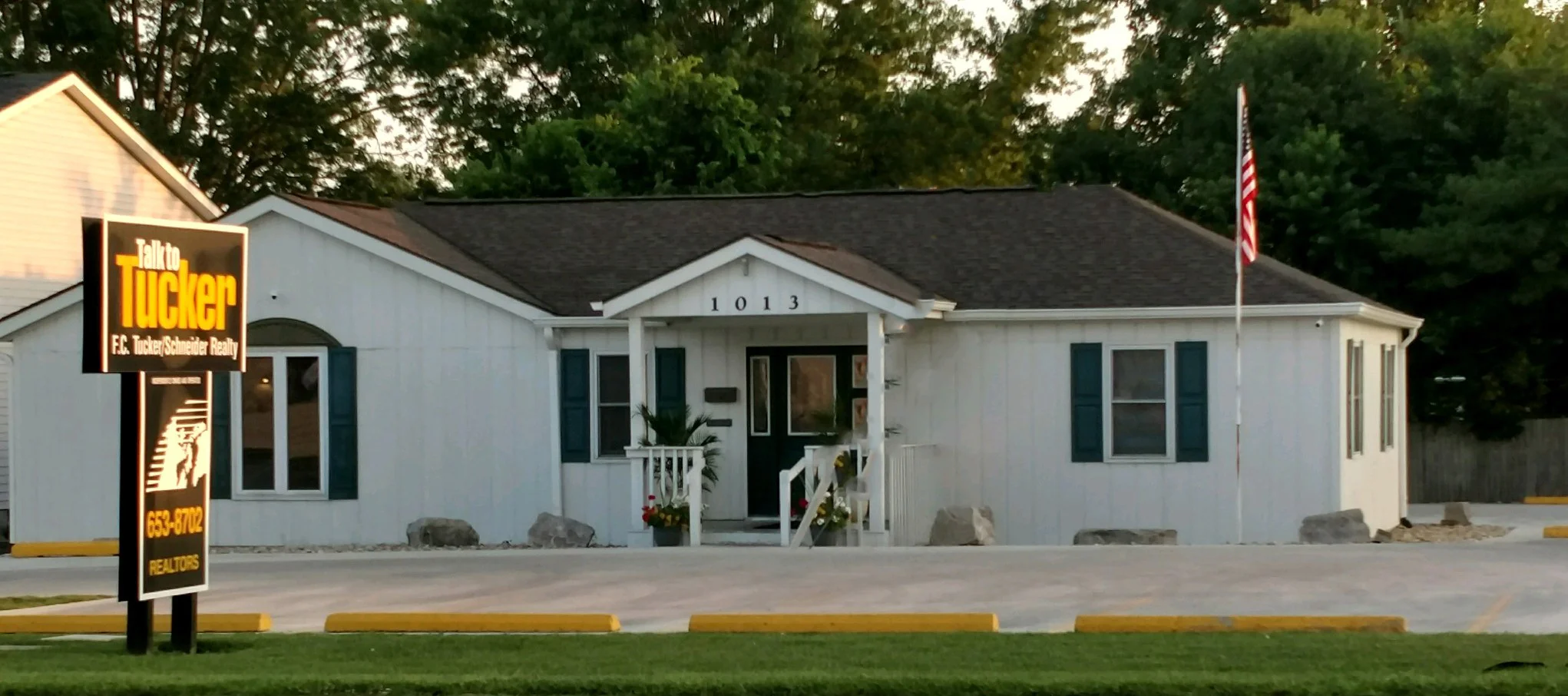 Mary Contact — FC Tucker/Schneider Realty