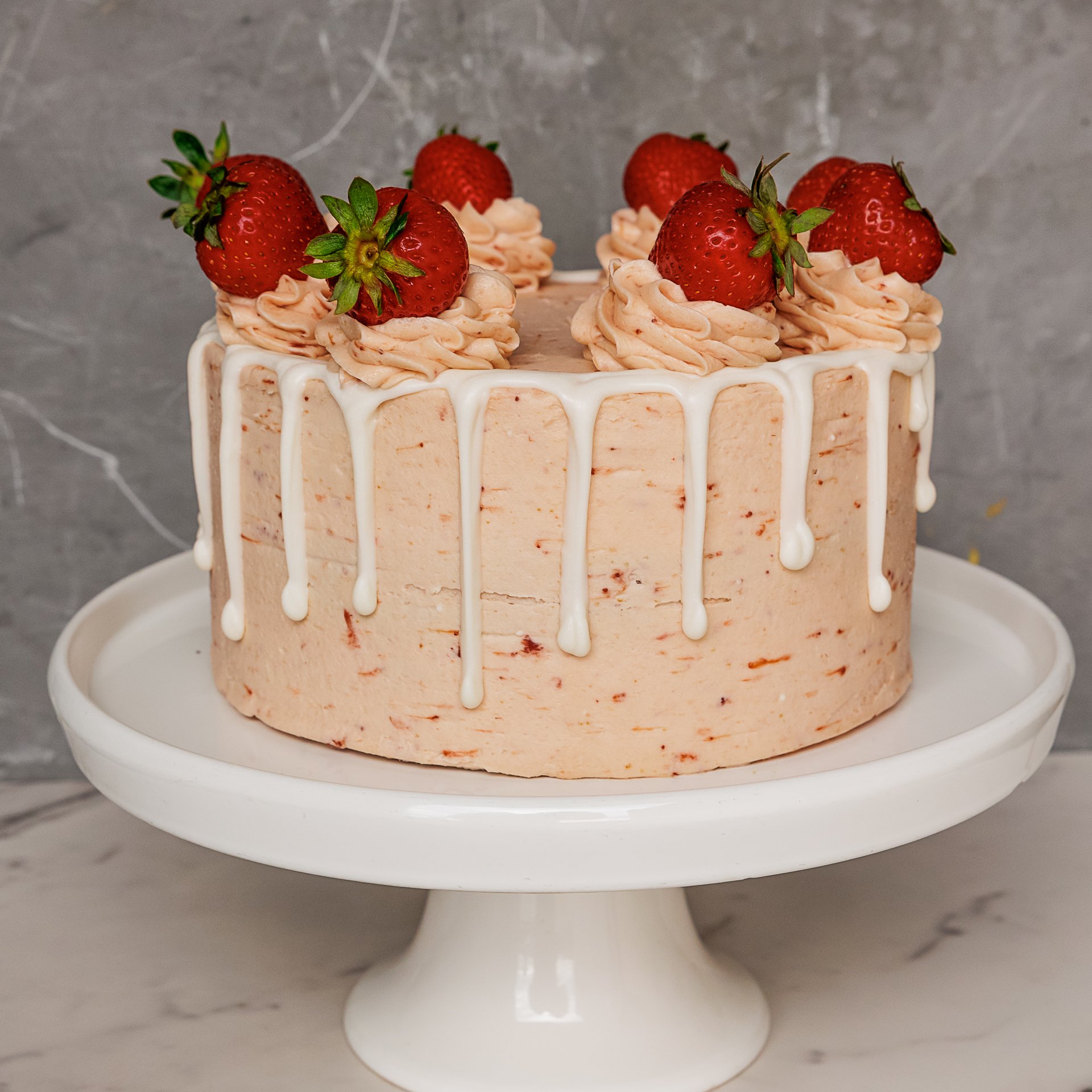 Deluxe Strawberry Cake