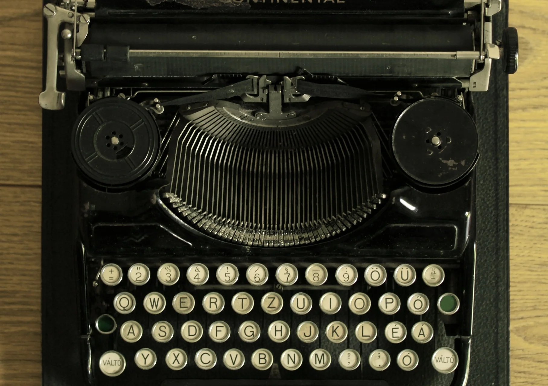 typewriter_full.jpg