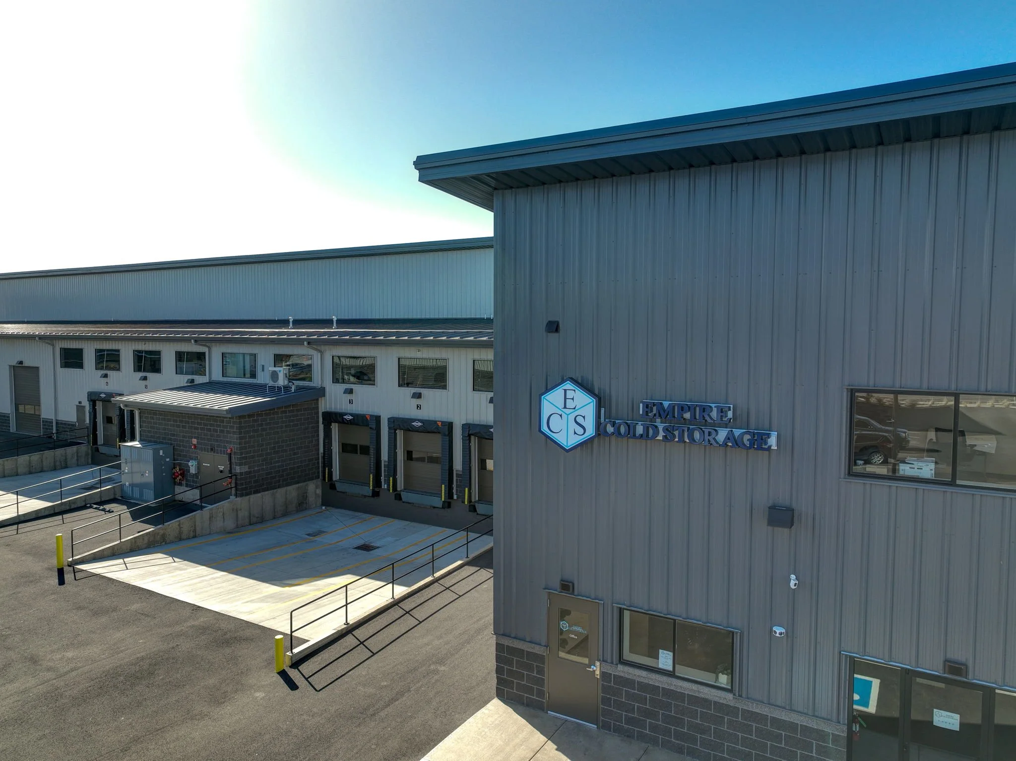8-web-or-mls-Empire Cold Storage-8.jpg