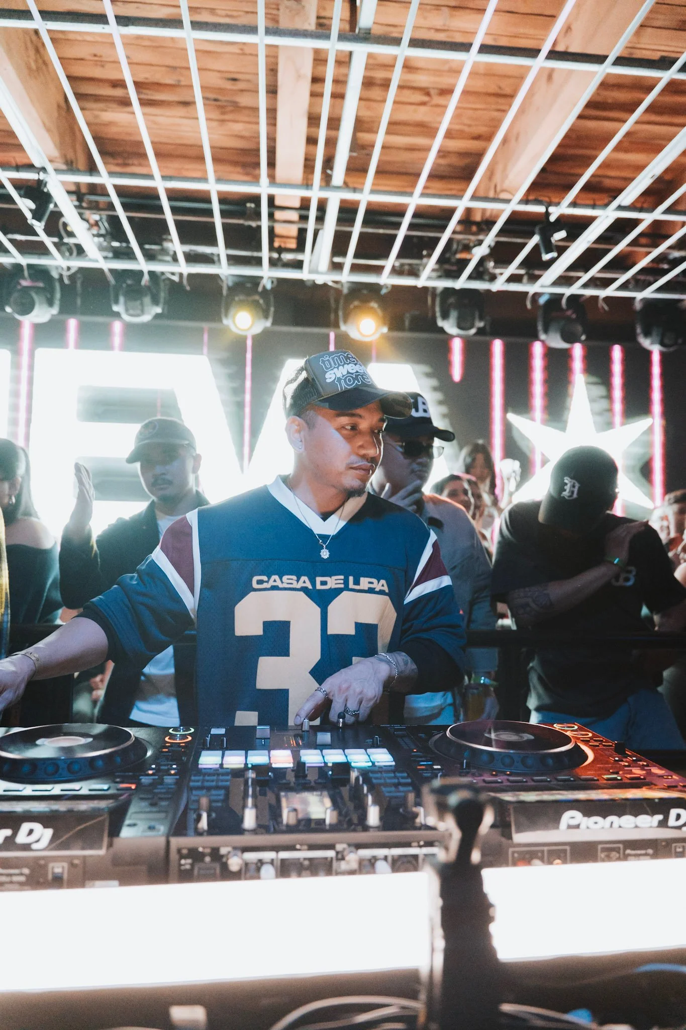 About Insaiyan Entertainment | Luxury Wedding DJs in the Pacific Northwest
