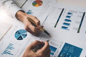 How an Independent Financial Advisor Can Help You Make Better Money Decisions