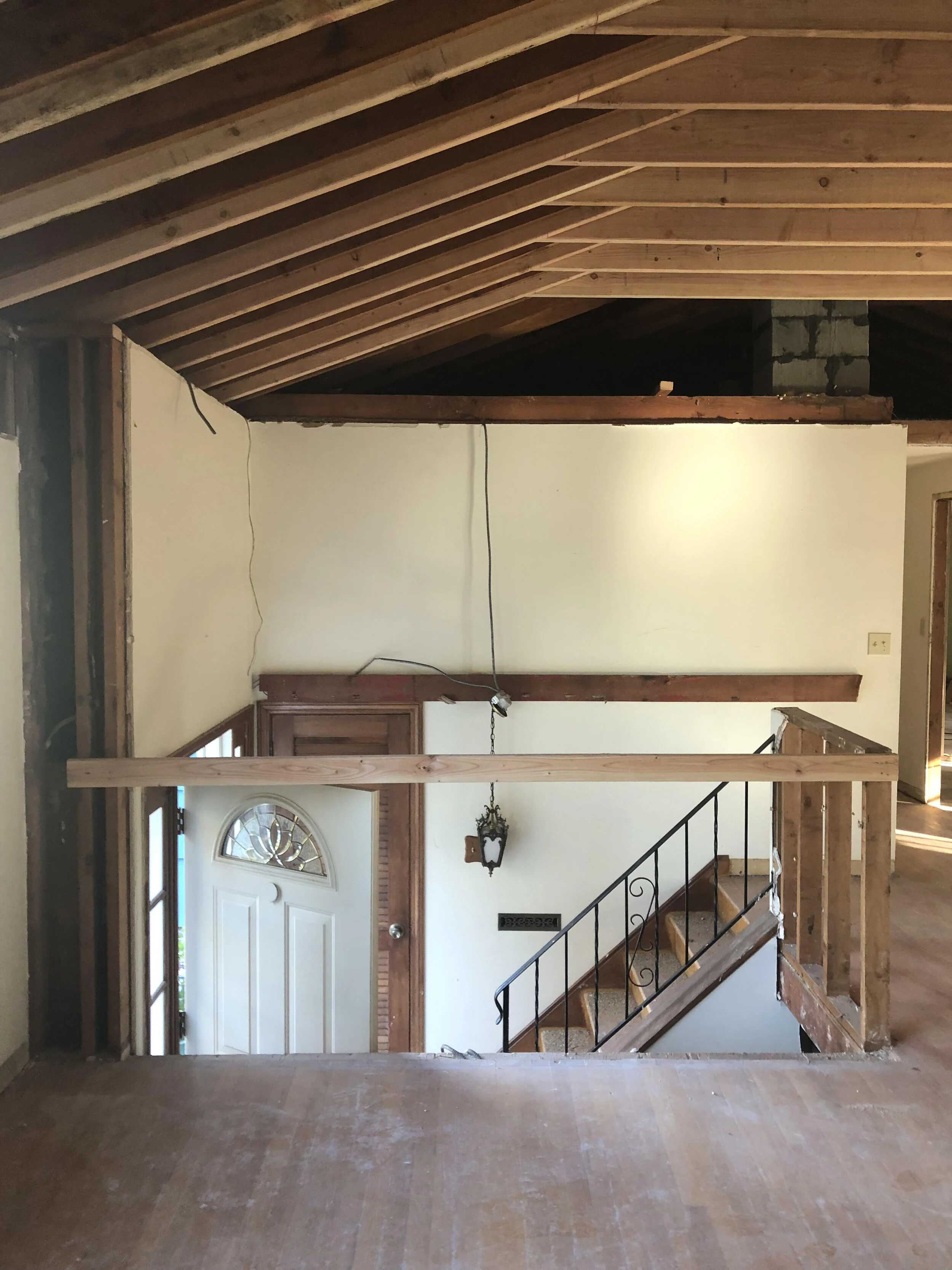 Raised Ranch Entry — ANA G. HOMES