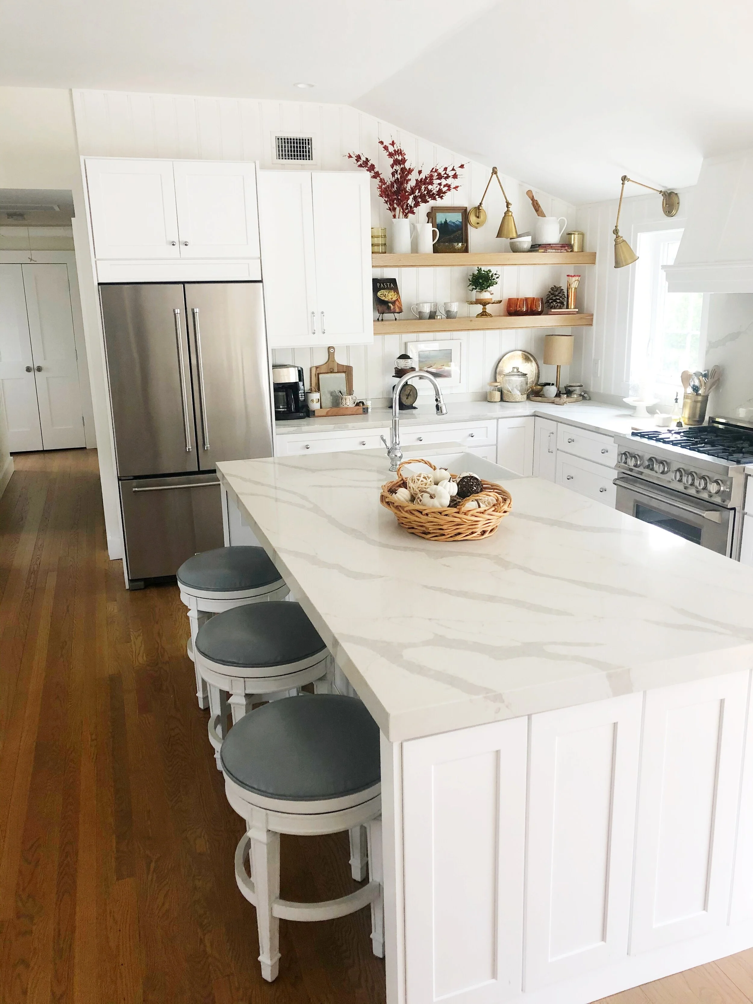Raised Ranch Entry — ANA G. HOMES