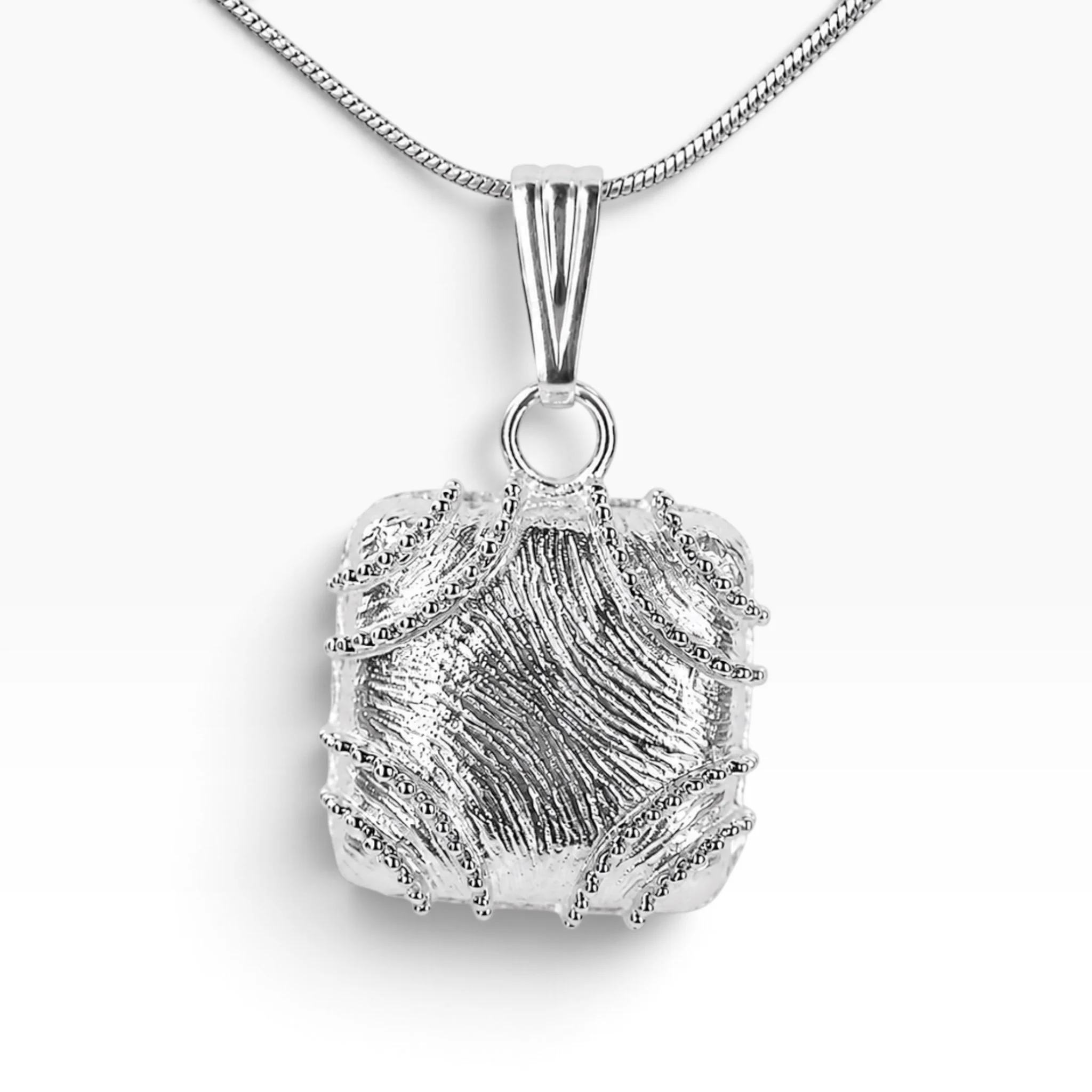 Cushion Necklace in Silver