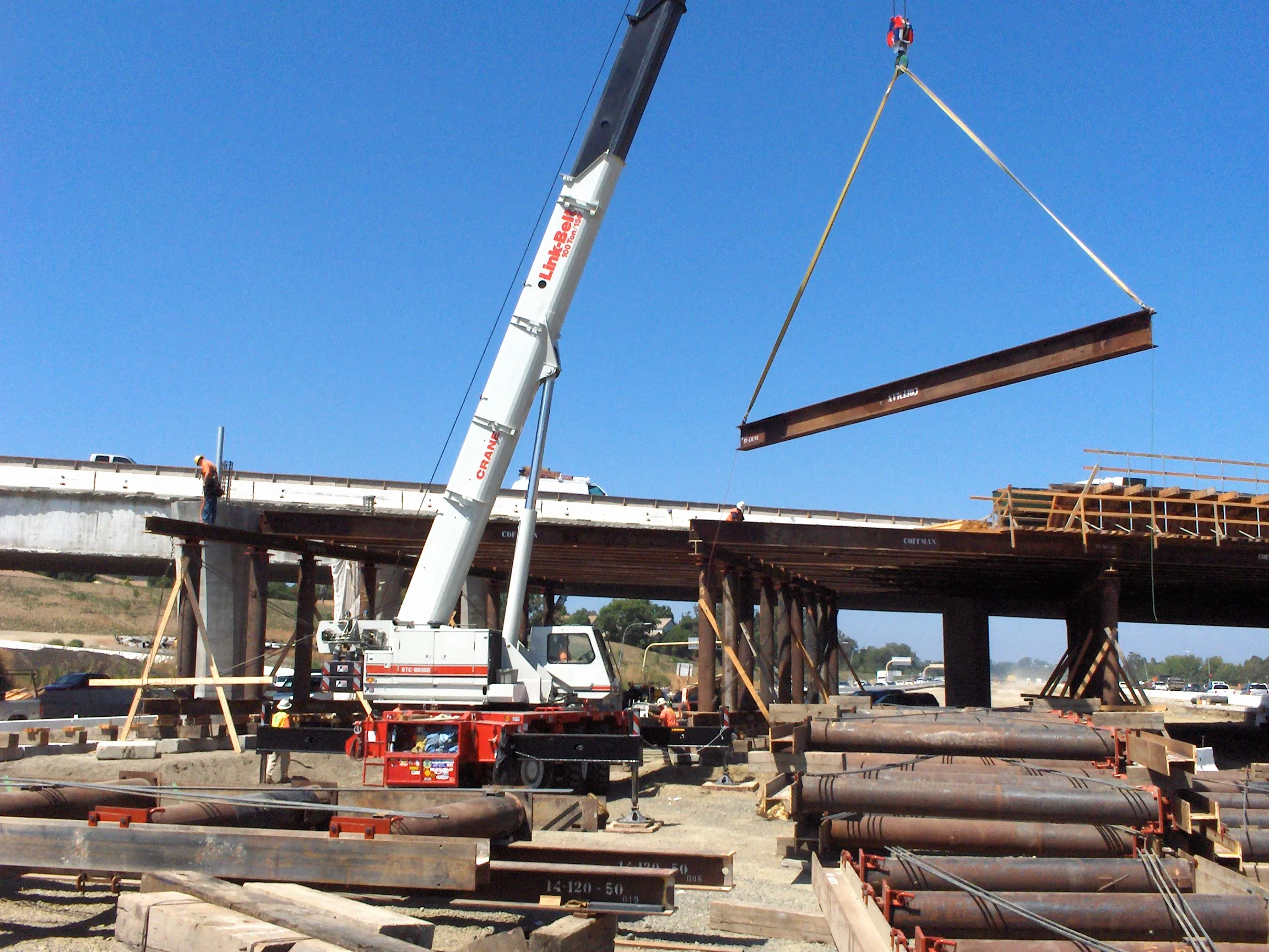 MPca0506a(ctd59-crane)090401rls.jpg