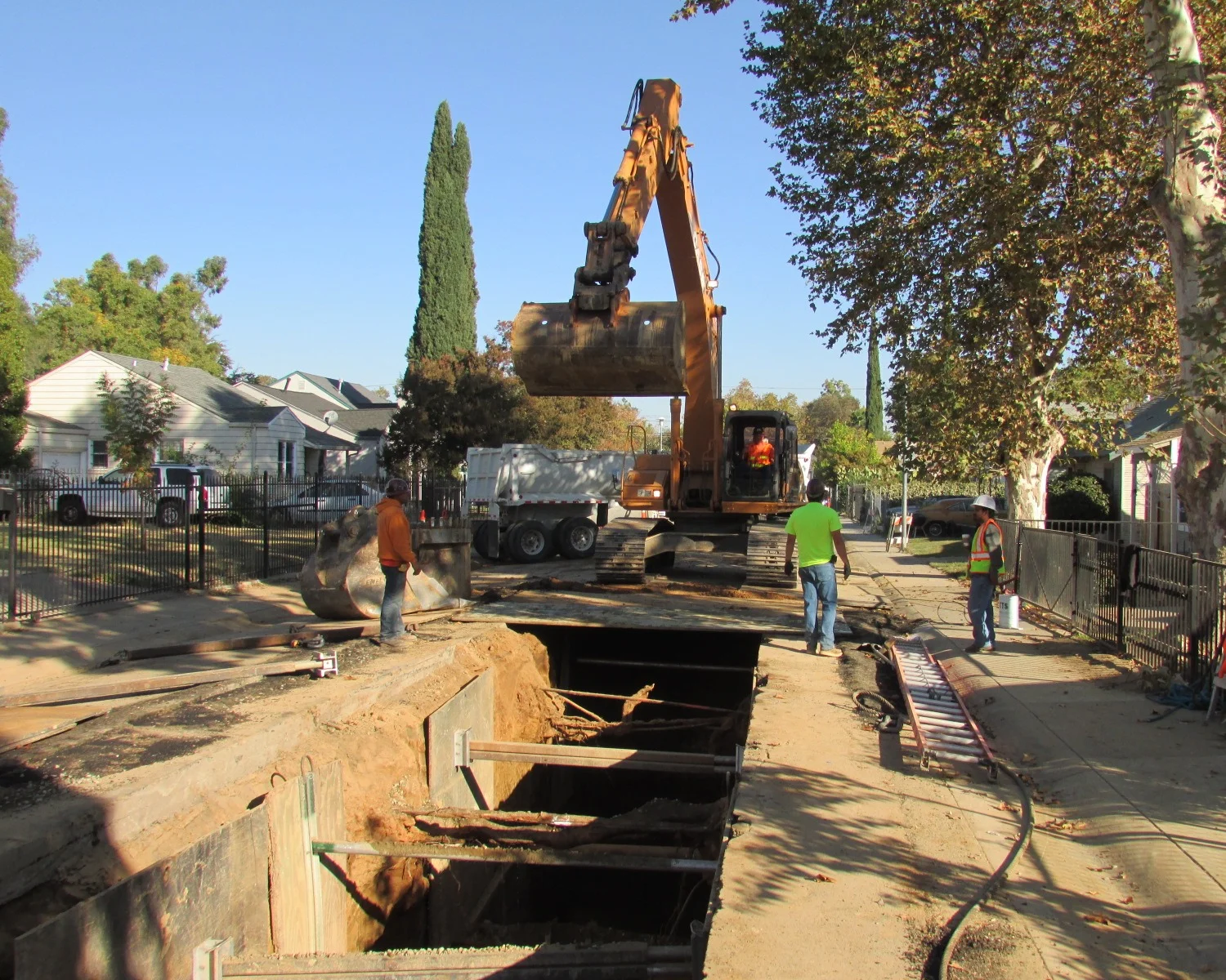 MPCca1301b(sac-utilities-trench-2)140202rls.jpg