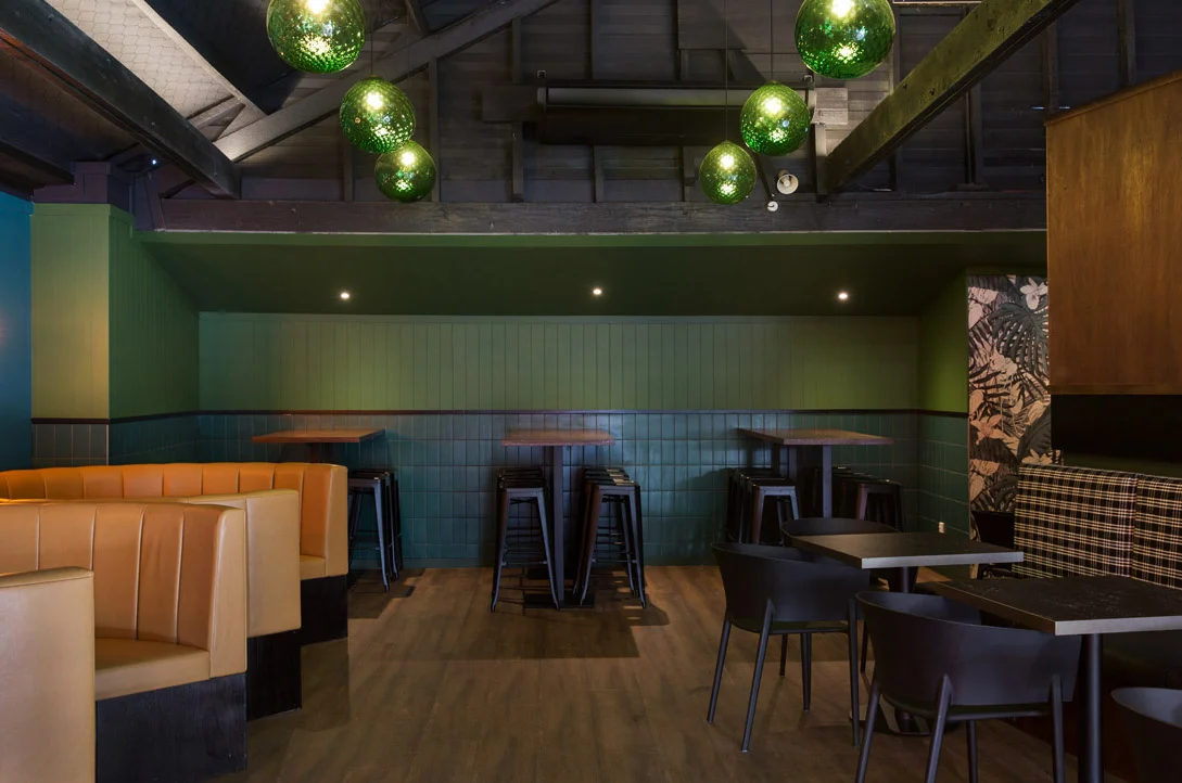 Corner Burger MtE - 013.jpg