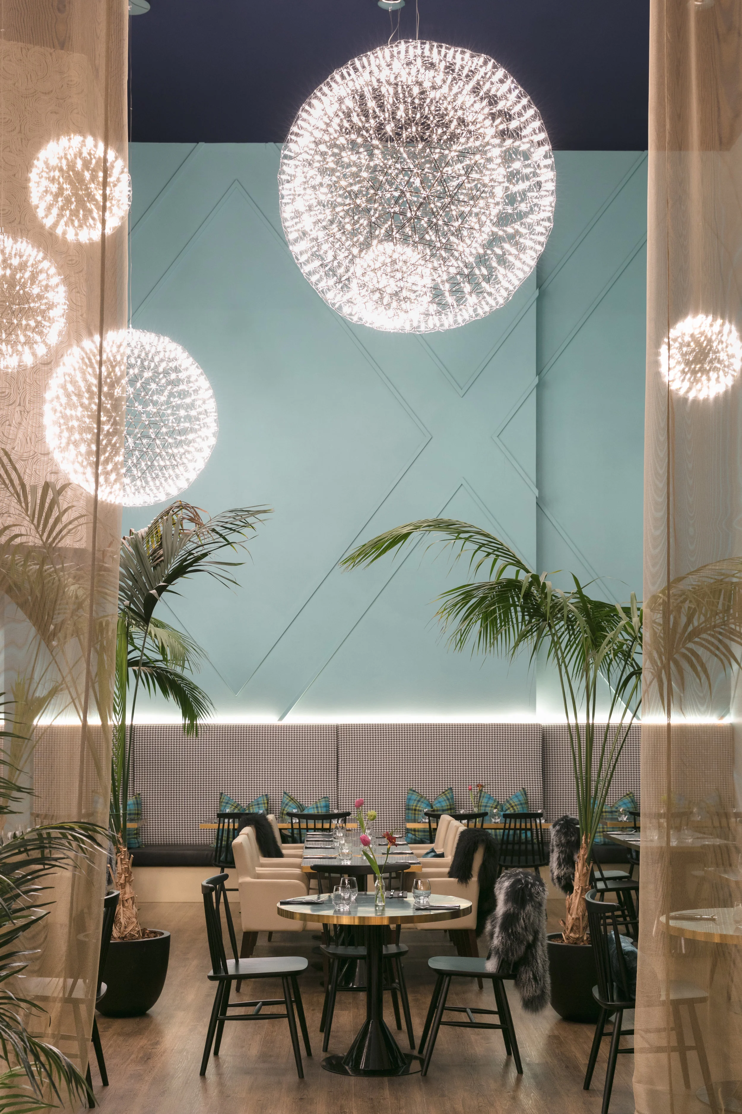 MaterialCreative©MichelleWeir-NaumiHotel-RESTAURANT-002.jpg