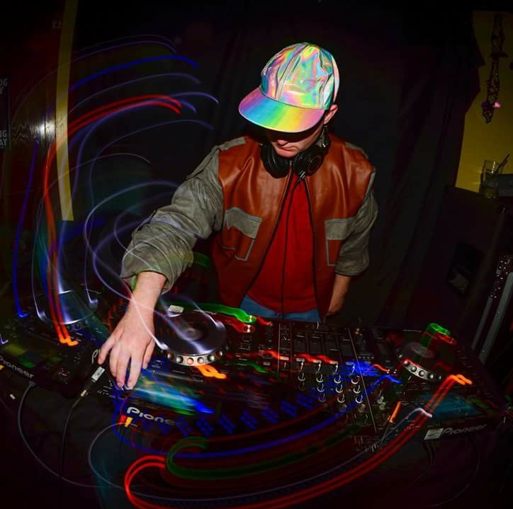 DJ 2.jpg