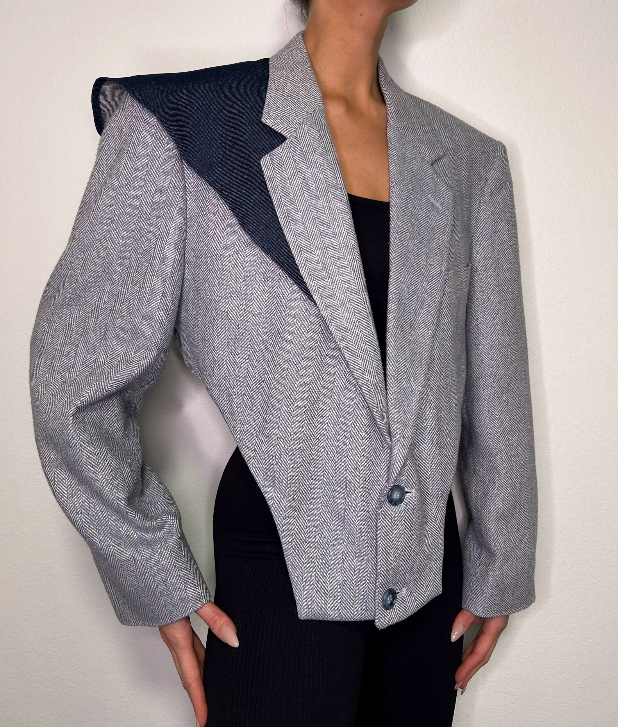 8FF0267C-7DB0-41FB-B543-AF65D0CE6DE8