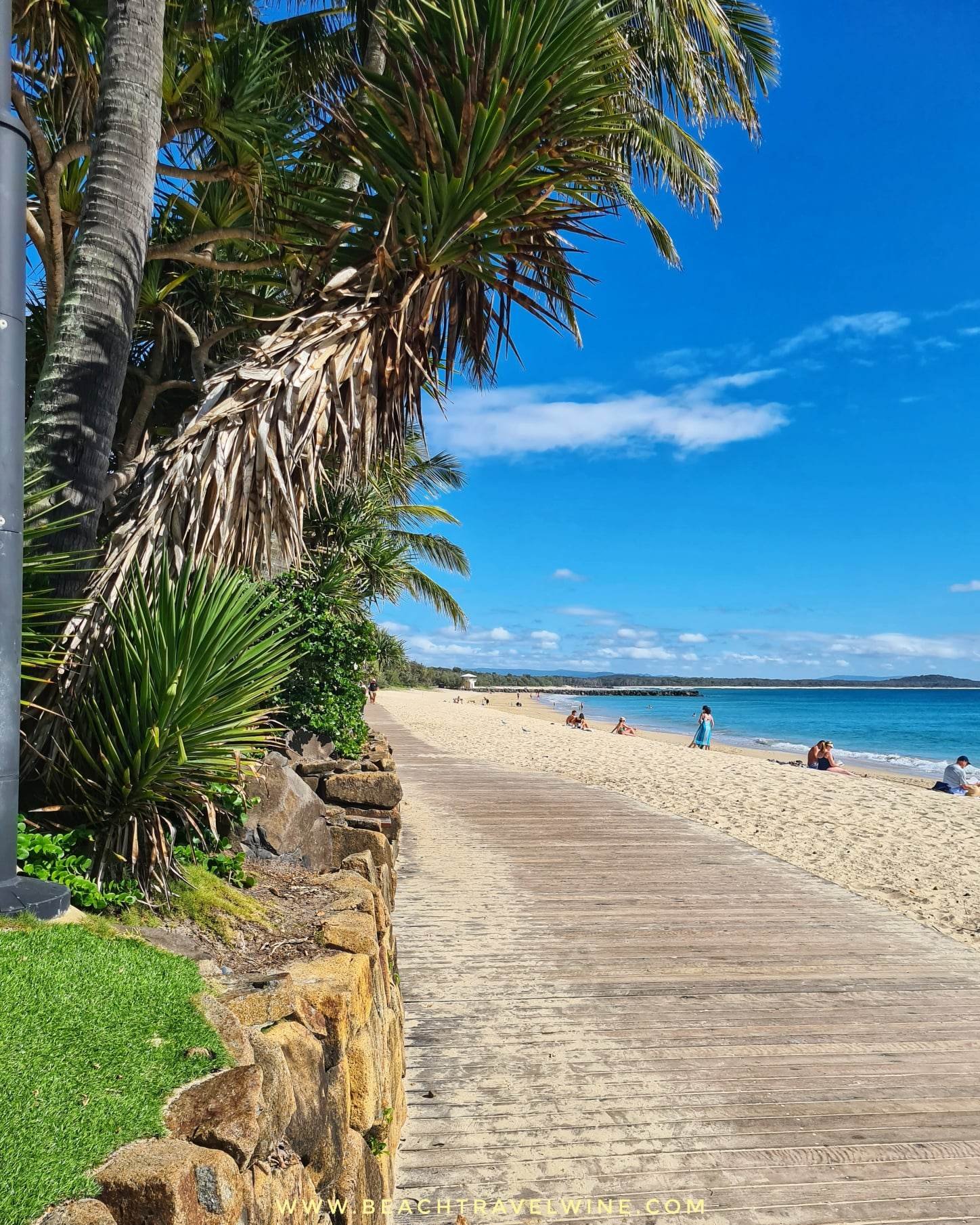 noosa beach 3.jpg