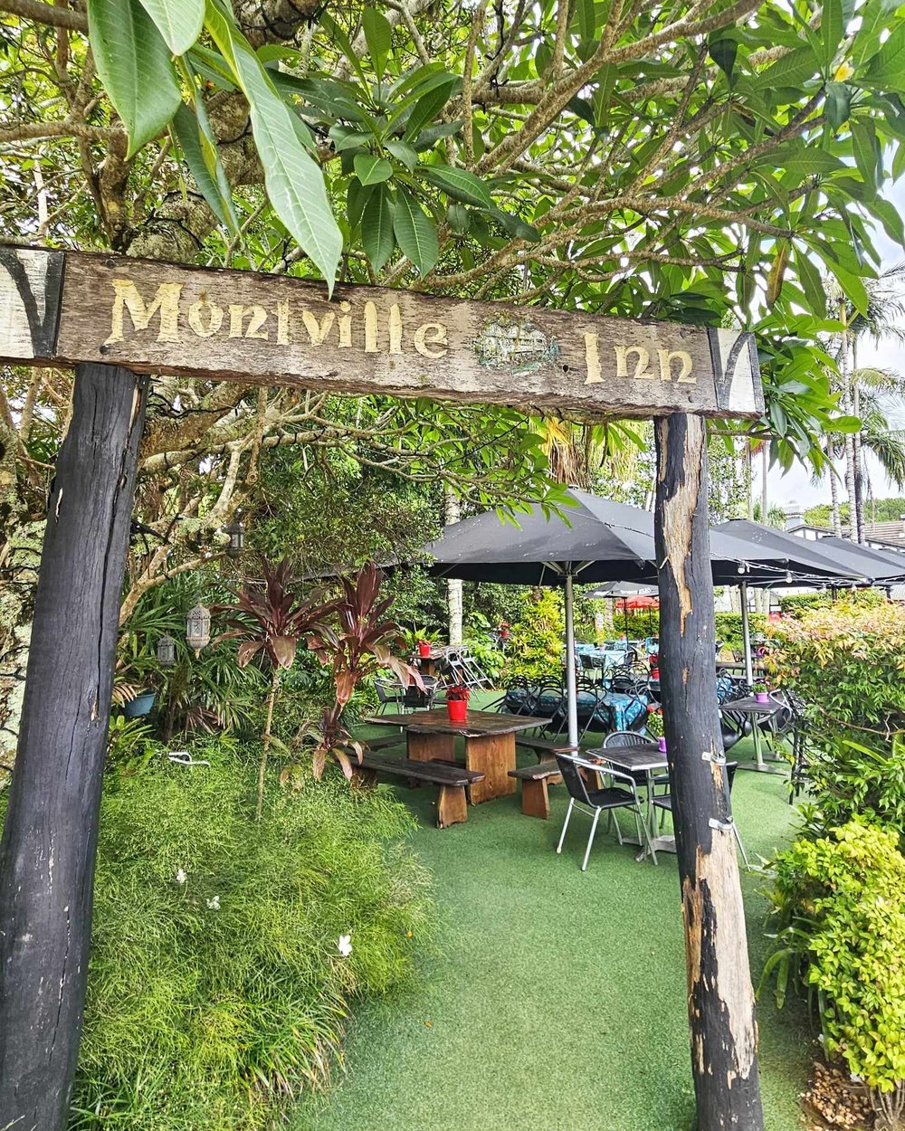montville pub 1.jpg