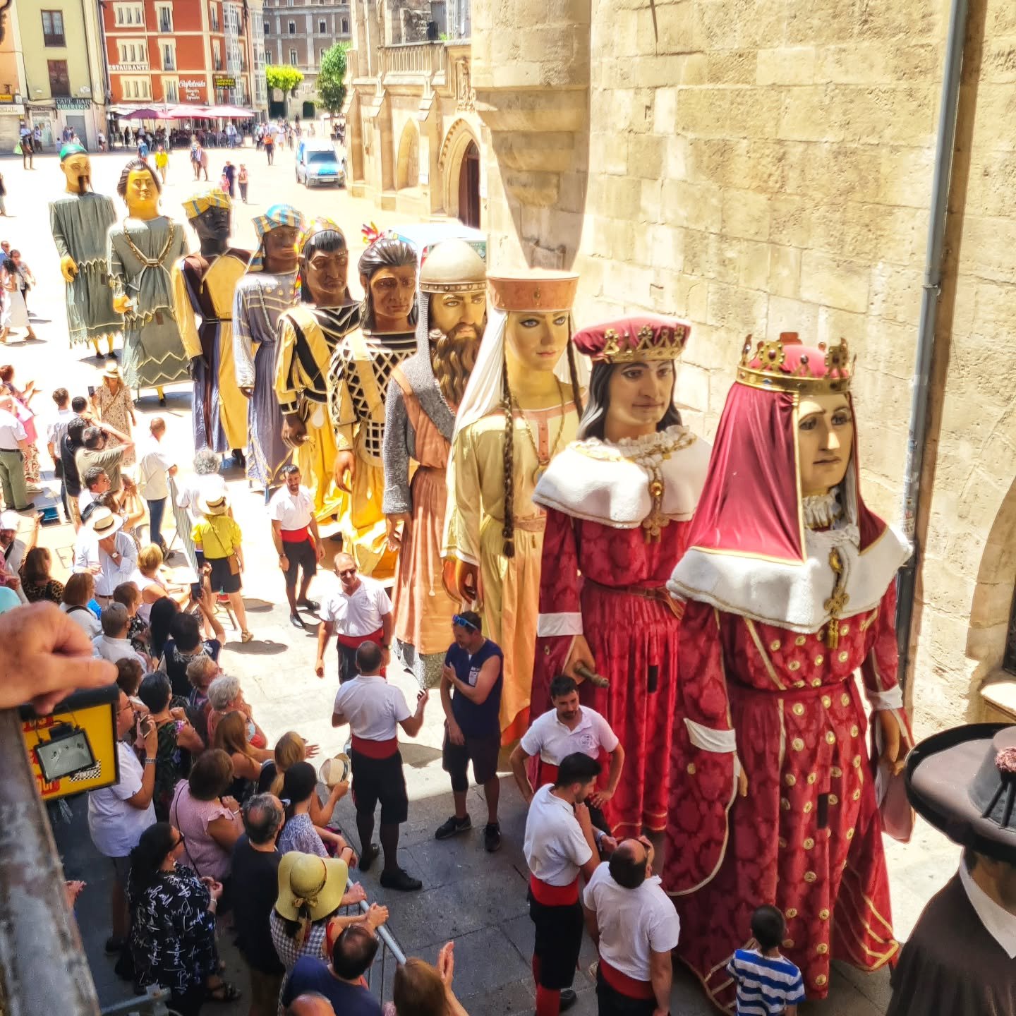 Pic of the day #26
We had just arrived in Burgos, Spain and this was what we saw out of our apartment window. It was
 a parade of giant figures dancing through the streets. 🇪🇸 These &ldquo;Gigantes y Cabezudos&rdquo; are part of a centuries-old Spa