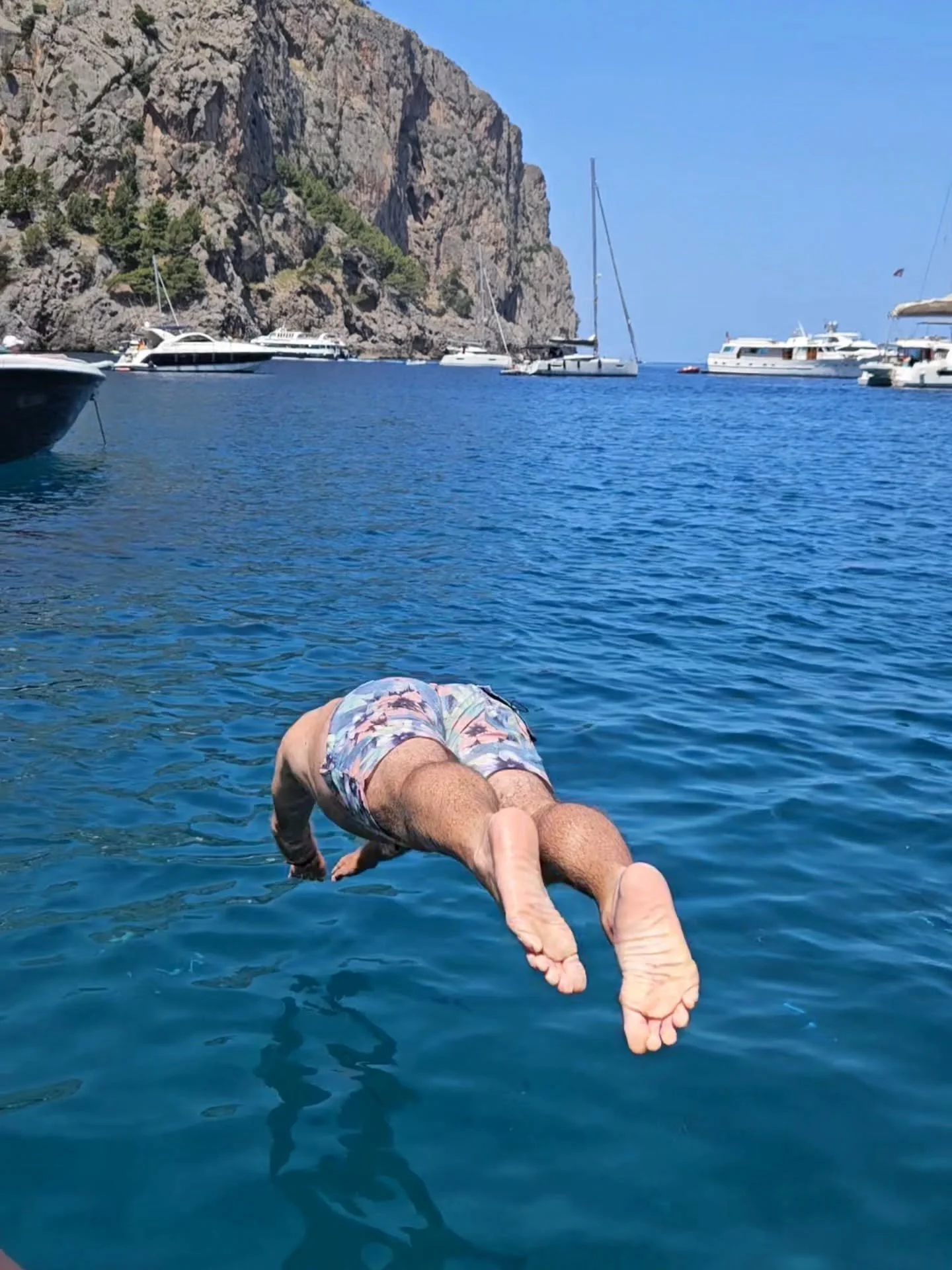 Pic of the day #55
Lyle diving off the back of the boat that we did a day trip on from Port de Soller, Mallorca.
Nothing better than swimming in the Mediterranean.
