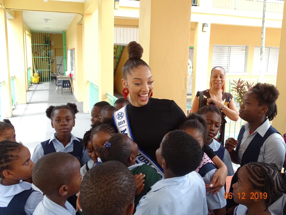 Students welcome Miss World Bahamas