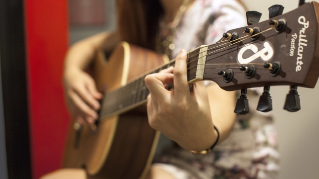Classical Guitar Lessons If you want to play classical and Latin music, Classical Guitar Lessons are an excellent choice. Classical guitar can also be used to play folk and pop music. The nylon strings of a classical guitar are gentler on the fingers than the steel strings of an acoustic guitar. This makes it easier to play for some new players, especially children. 