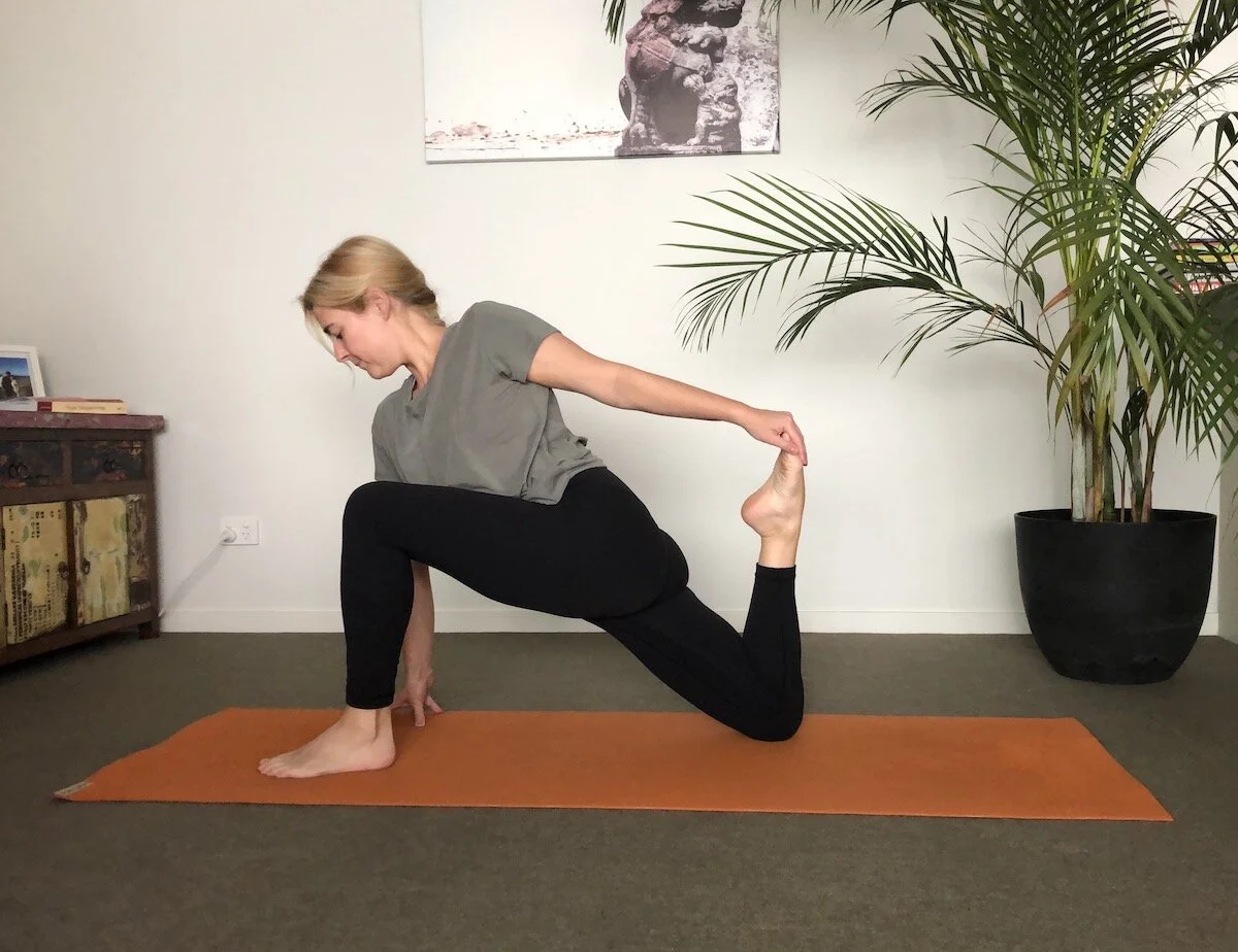 Yoga poses for tight hips 