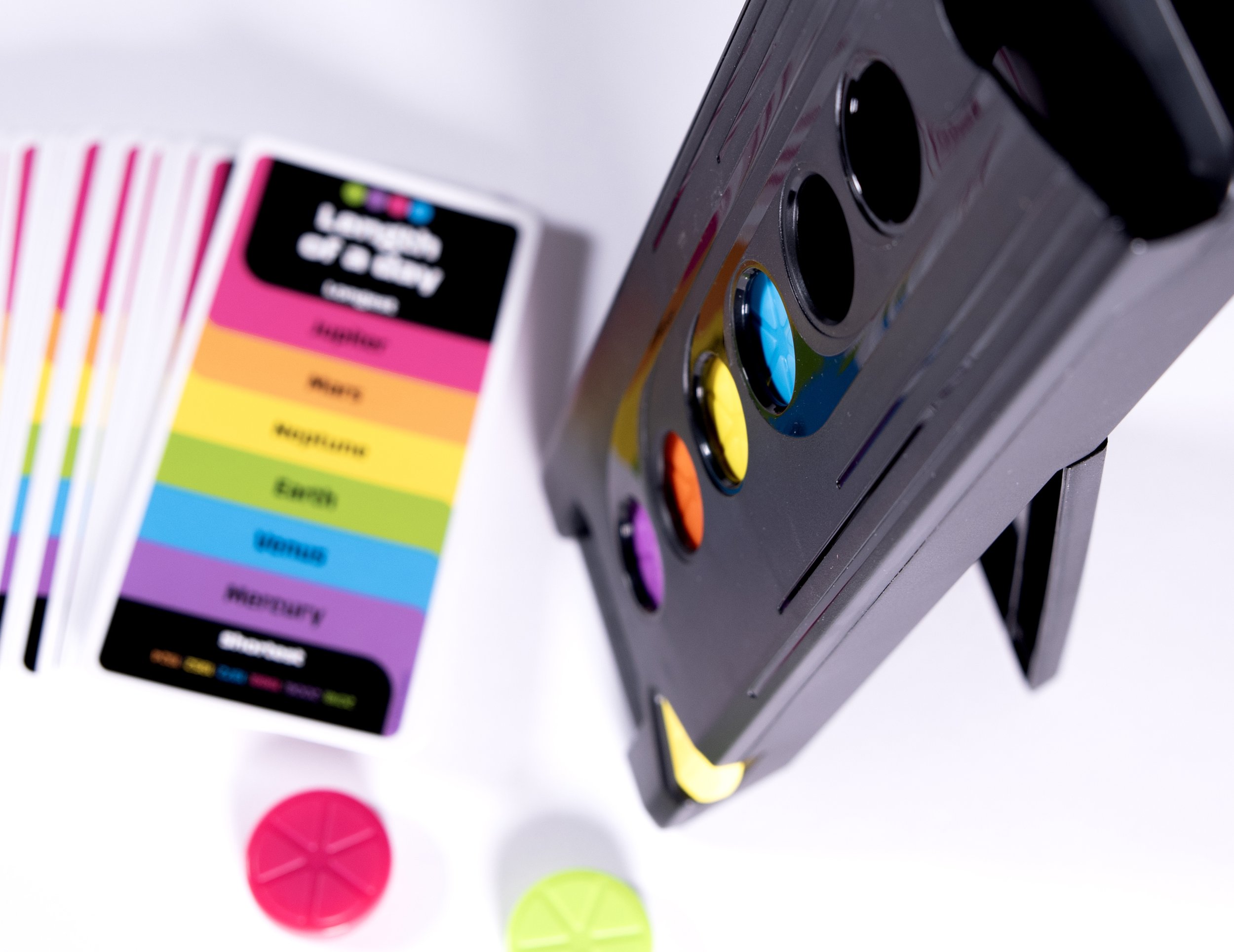 Hasbro_Drop_Trivia_Game_product_studio_photos_20250501 (73) EDITED CROP.jpg