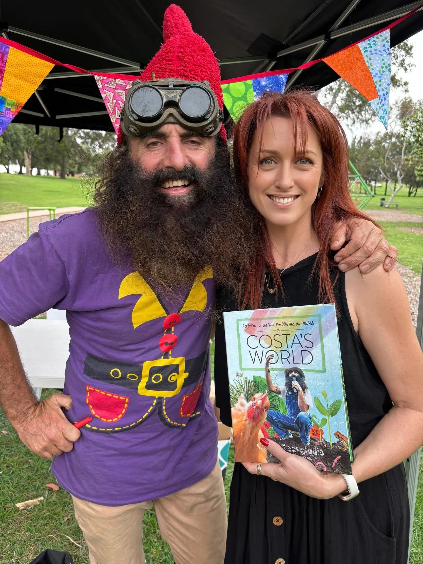 Blown away by the mini tornado that whipped through the @sunraysiafarmersmarket today, but I got to meet the fabulous @costasworld and chat about our love of magpies so that was a win! 🤍🖤 Seriously, what a beautiful human ☺️

A massive thank you to