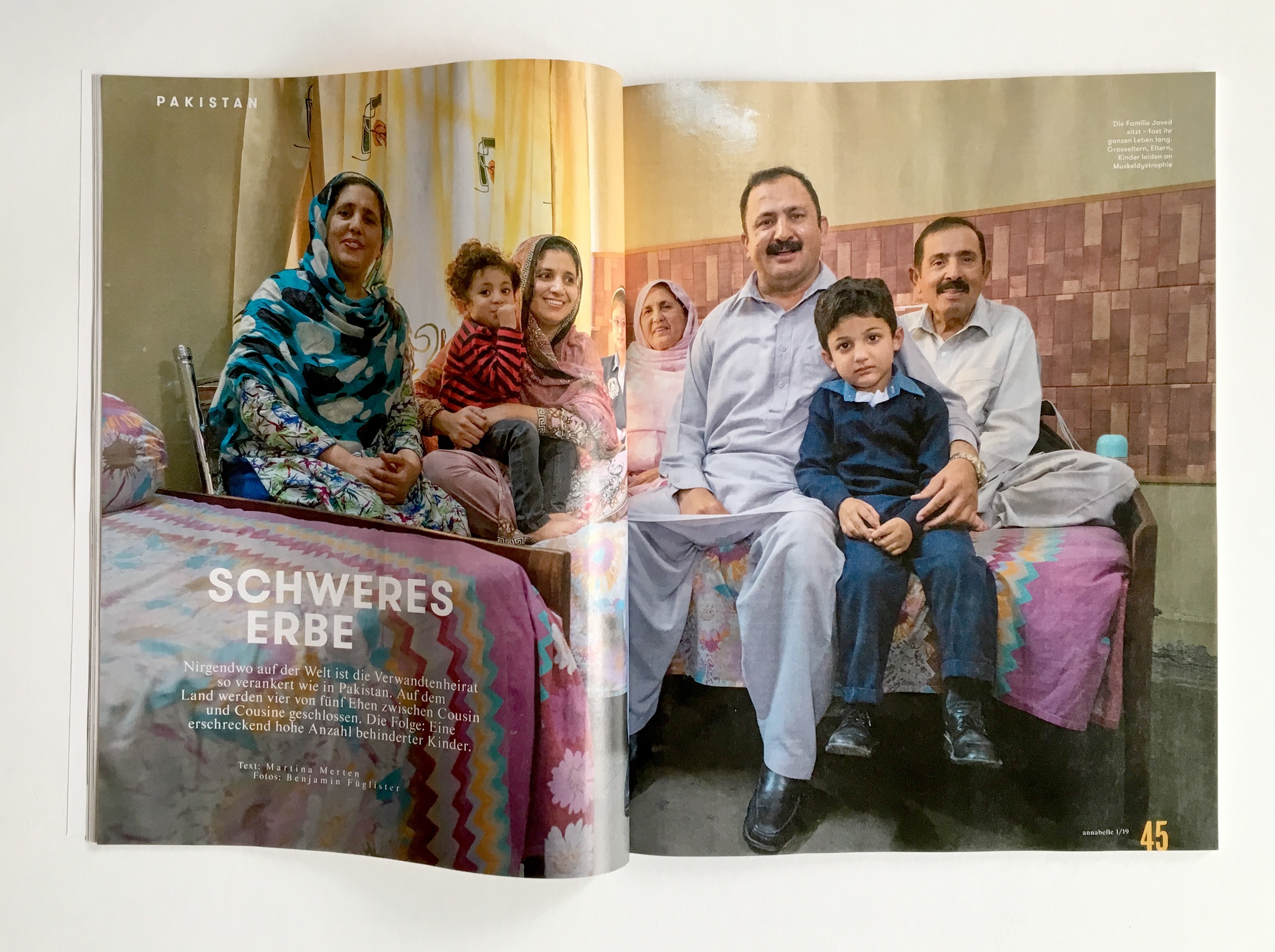 Die Familie aved sitzt – fast ihr ganzes Leben lang. Grosseltern, Eltern, Kinder leiden an Muskeldystrophie. ( Annabelle, 1/2019)