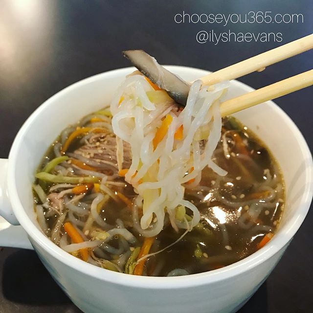 After hearing so many raving reviews, I finally tried these 0 CARB, 0 CALORIE SHIRATAKI NOODLES ... and they did not disappoint!! 🤗🤗🤗
🍲 🍲
🍲
🍲
🍲
🍲
#chooseyou365 #keto #ketodiet #ketoaf #ketowhole30 #shiratakinoodles #holisticlifestyle #dietit