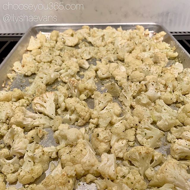 Love me some roasted cauliflower when it starts getting cold outside ! 😋
😋
😋
😋
#paleo #paleodiet #cleaneating #lowcarb #veggies #veggierecipes #foodpics #foodpic #guthealth #guthealthmatters #keto #ketoaf #whole30