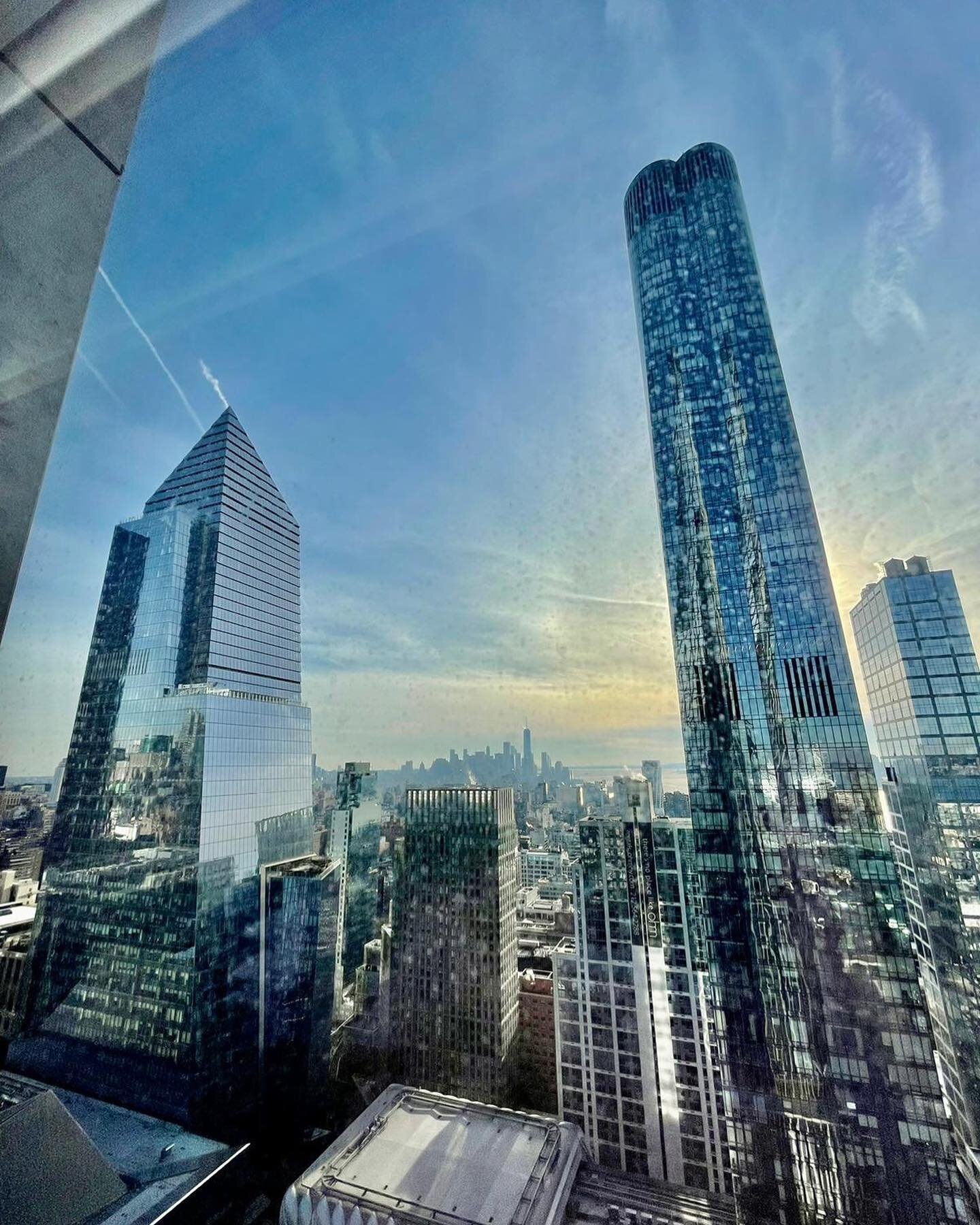 Current view #hudsonyards #equinox #makegoodmemories #perennialtravels