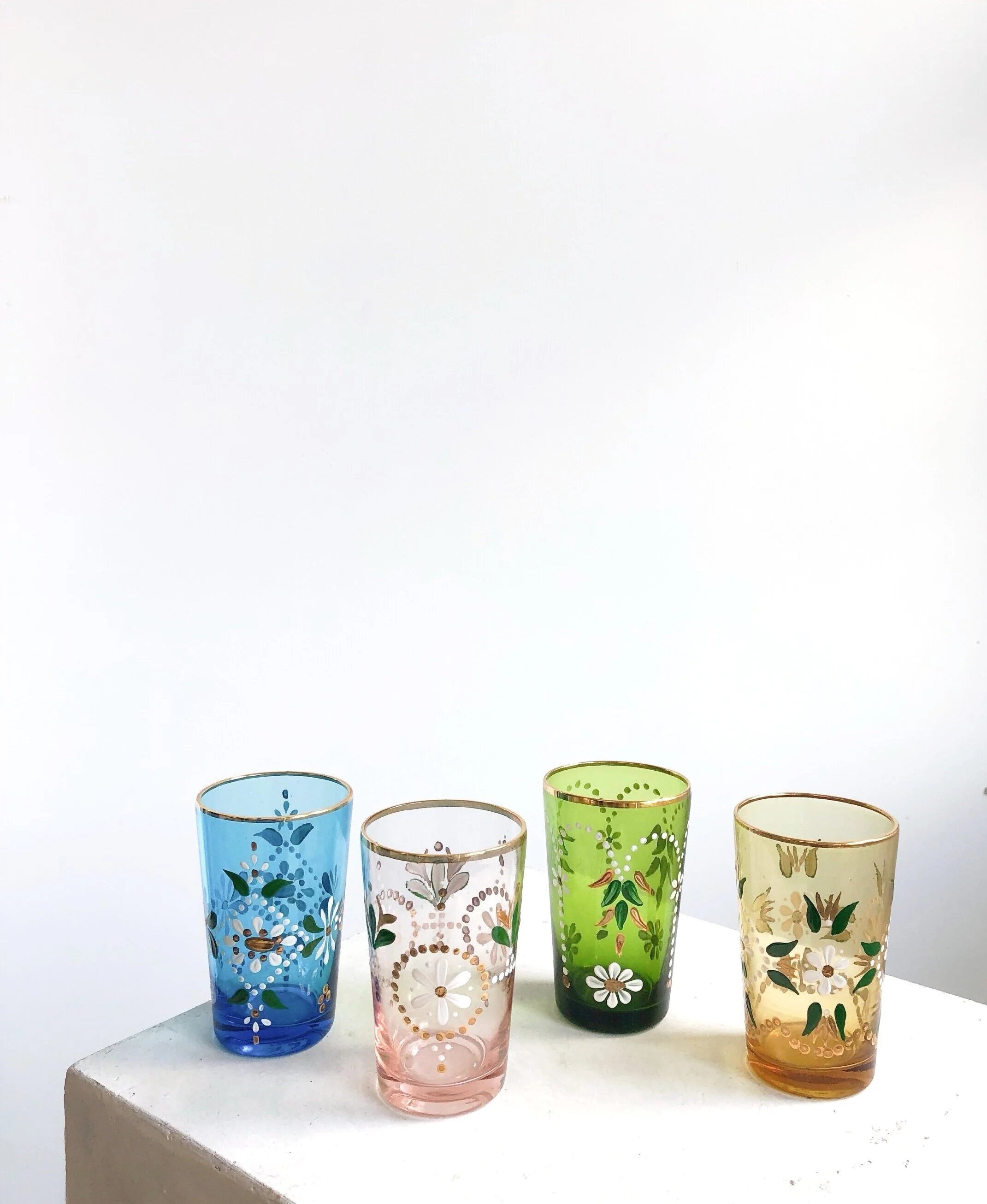 Hand-painted Daisy glassware set