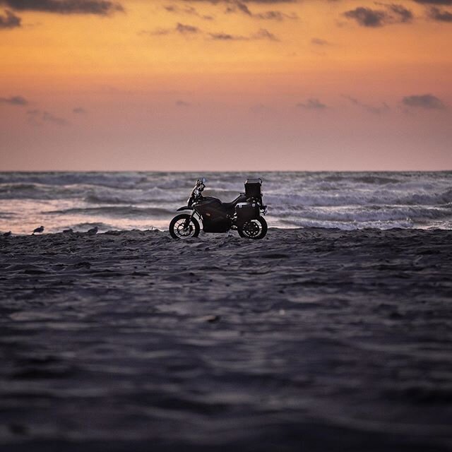 Sandy Shores #zeromotorcycles 📸 @enginethusiast