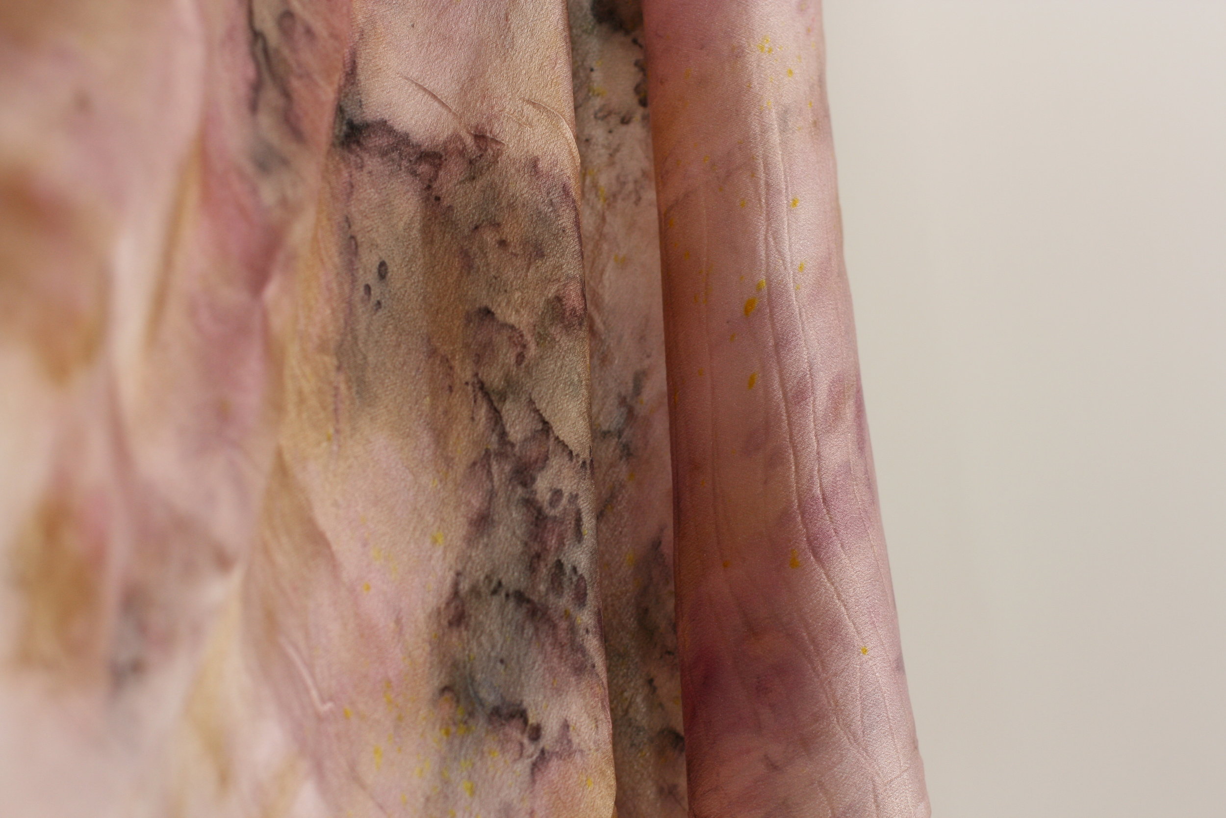 openstudio79-natural-color-ecoprint-textile-silk-andienatur.jpg