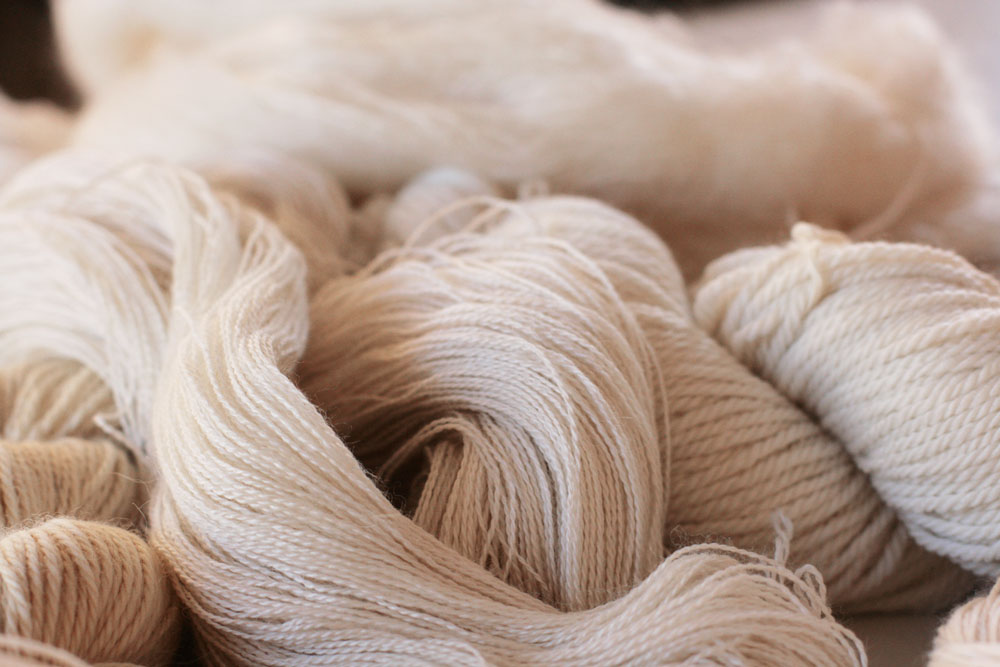 Yarn-undyed-01.jpg