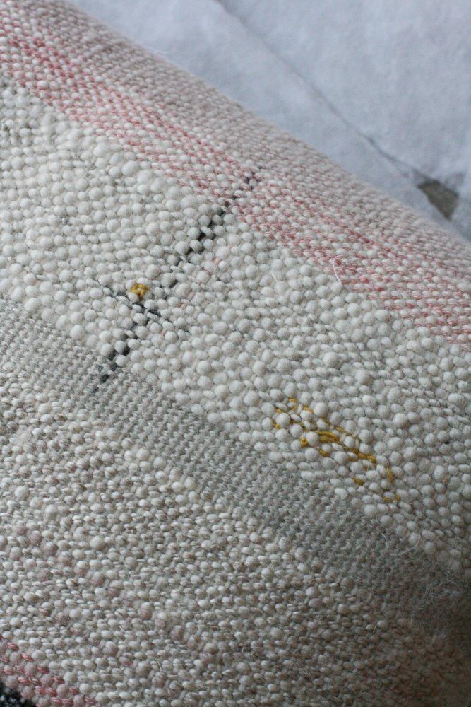 hand-woven-pillow-b02.jpg