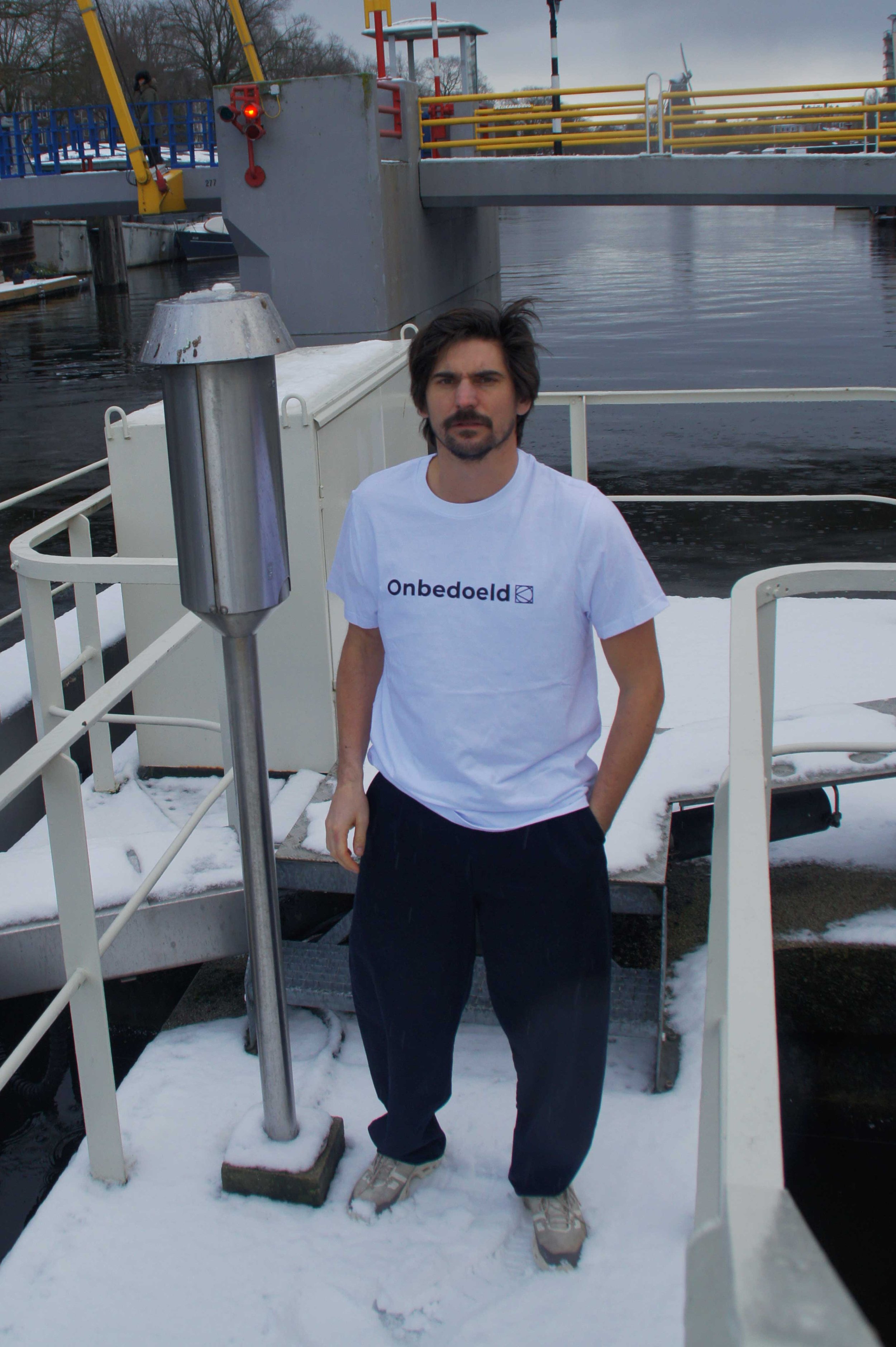 Onbedoeld T-shirts (diverse kleuren)