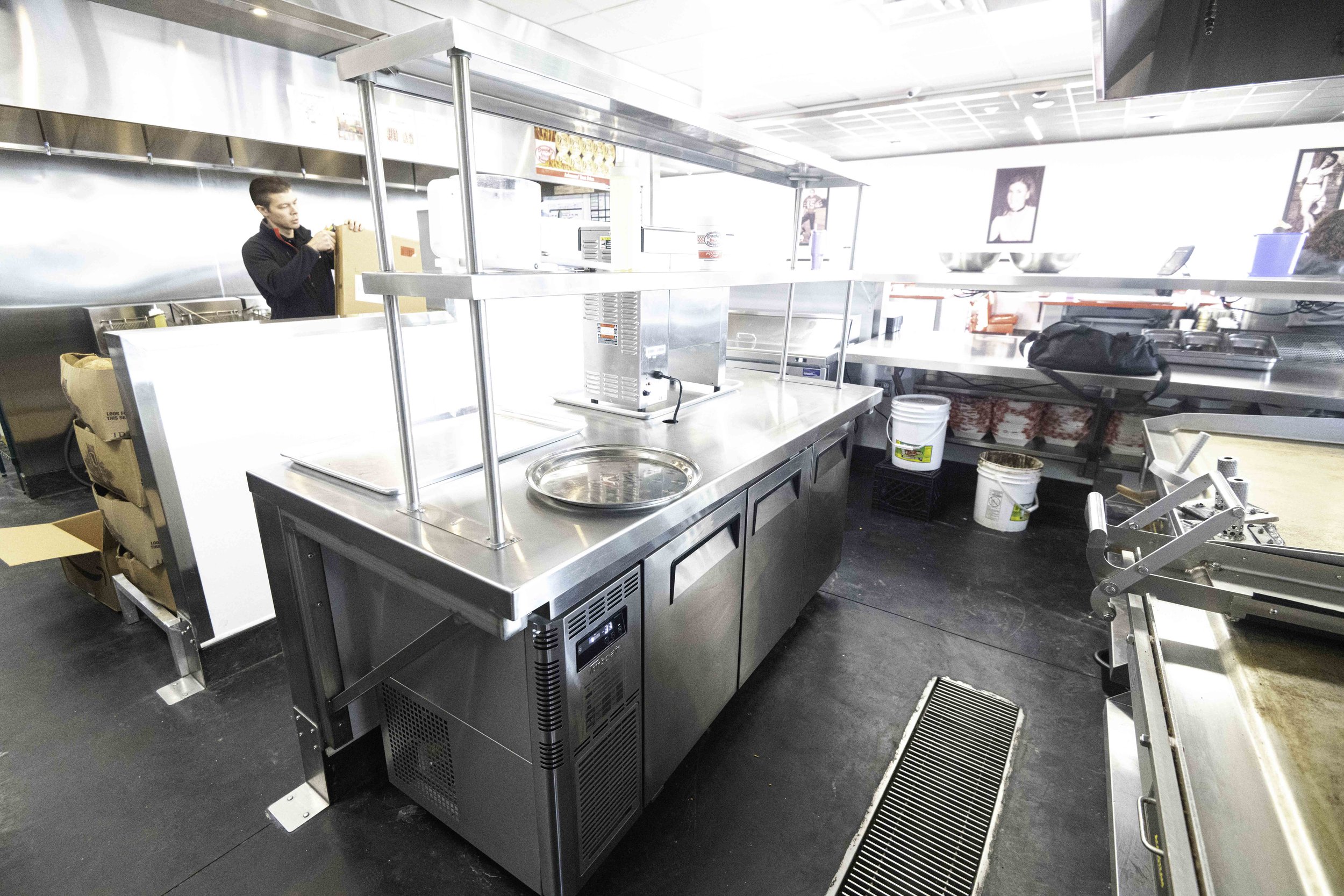 commercial-stainless-steel-work-table.JPG