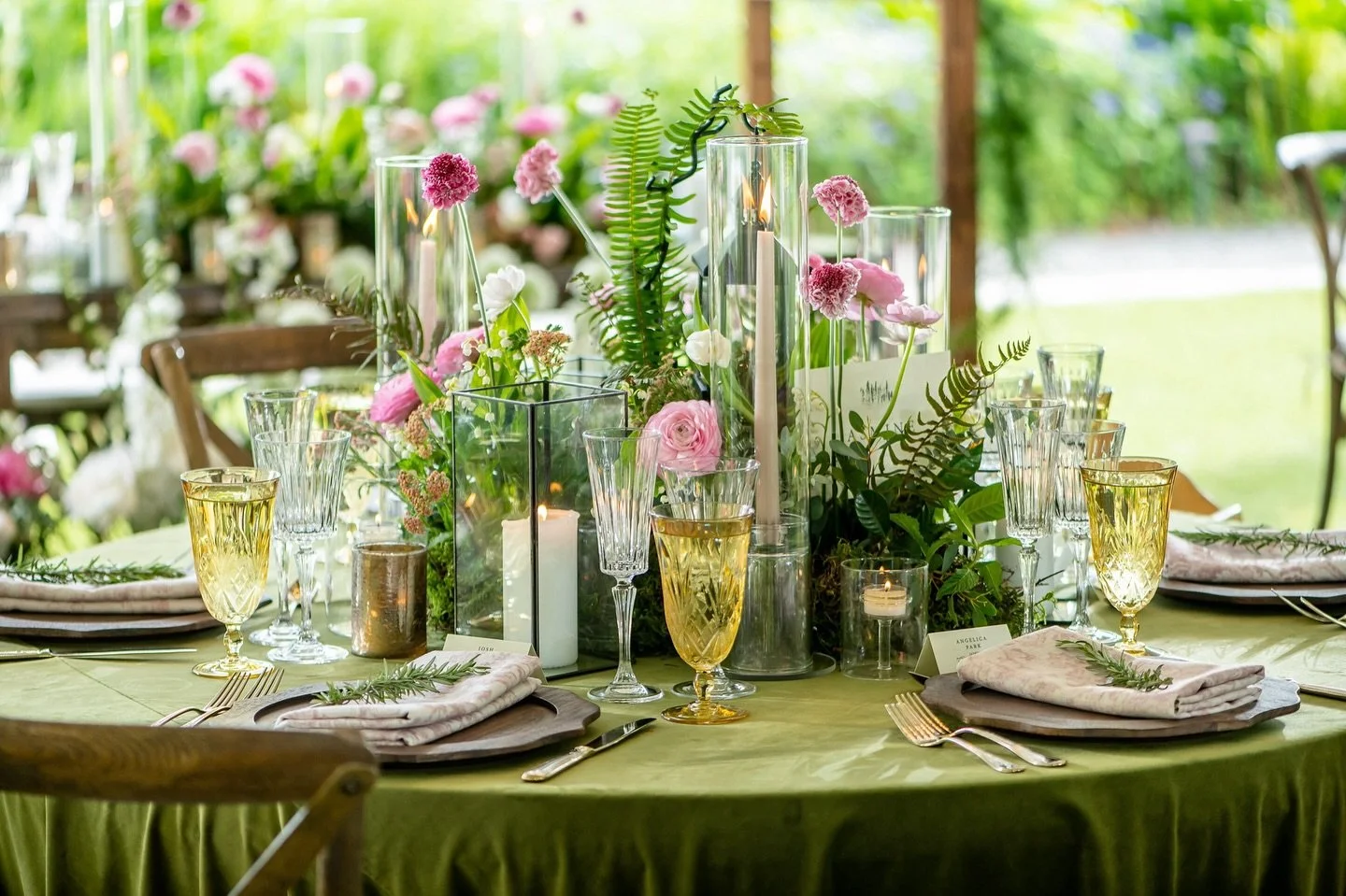 Unreal floral and wedding planning by some incredible vendors! 😍